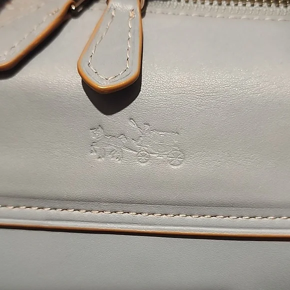 COPY - NEW COACH HANDBAG SEND OFFERS! - Picture 2 of 8